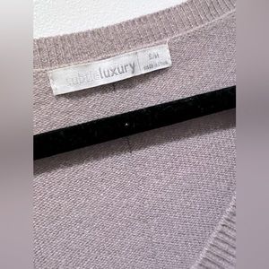 Subtle Luxury Cashmere Sweater Size S/M- fits like a Large.